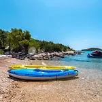 Cozy And Chic Little House With Pool Ivinj-1 Vodice *