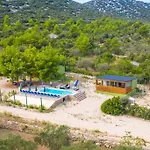 Cozy And Chic Little House With Pool Ivinj-1 Vodice Tisno