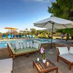 Cozy And Chic Little House With Pool Ivinj-1 Vodice