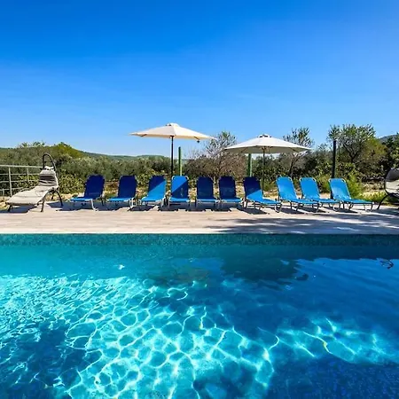 Cozy And Chic Little House With Pool Ivinj-1 Vodice *
