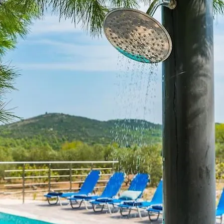 Cozy And Chic Little House With Pool Ivinj-1 Vodice Vikendica *