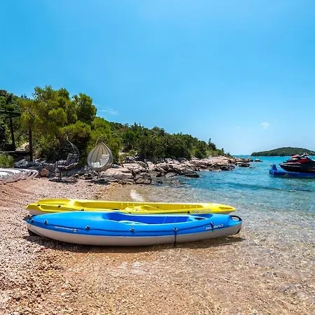 Cozy And Chic Little House With Pool Ivinj-1 Vodice *