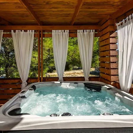 Cozy And Chic Little House With Pool Ivinj-1 Vodice * Tisno