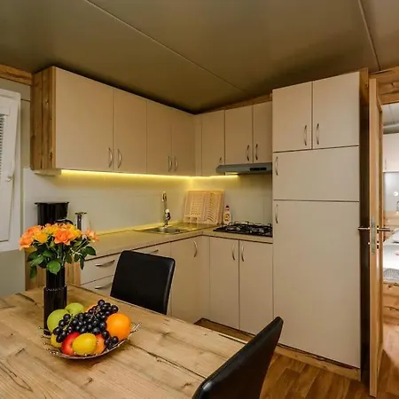 Cozy And Chic Little House With Pool Ivinj-1 Vodice Tisno