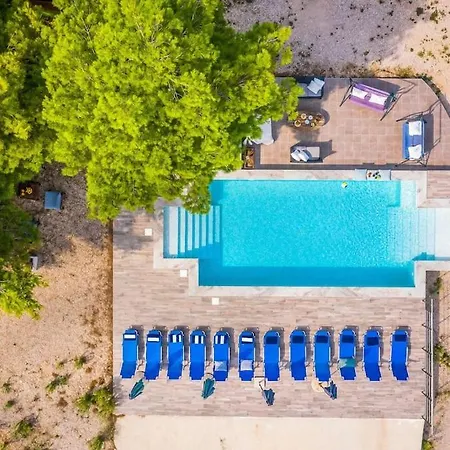 Cozy And Chic Little House With Pool Ivinj-1 Vodice Vikendica Tisno