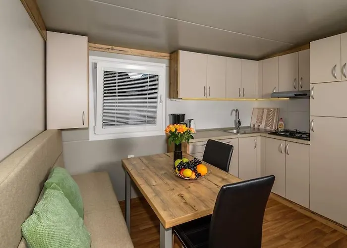 Cozy And Chic Little House With Pool Ivinj-1 Vodice